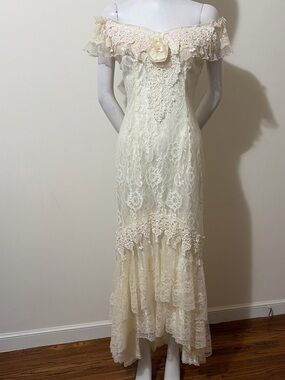Vintage  Loralie Original 80s
Cottagecore Fairy Ivory Lace Dress
Size 10